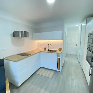 Estudio En Cristianos. Ubicación Ideal. Apartamento